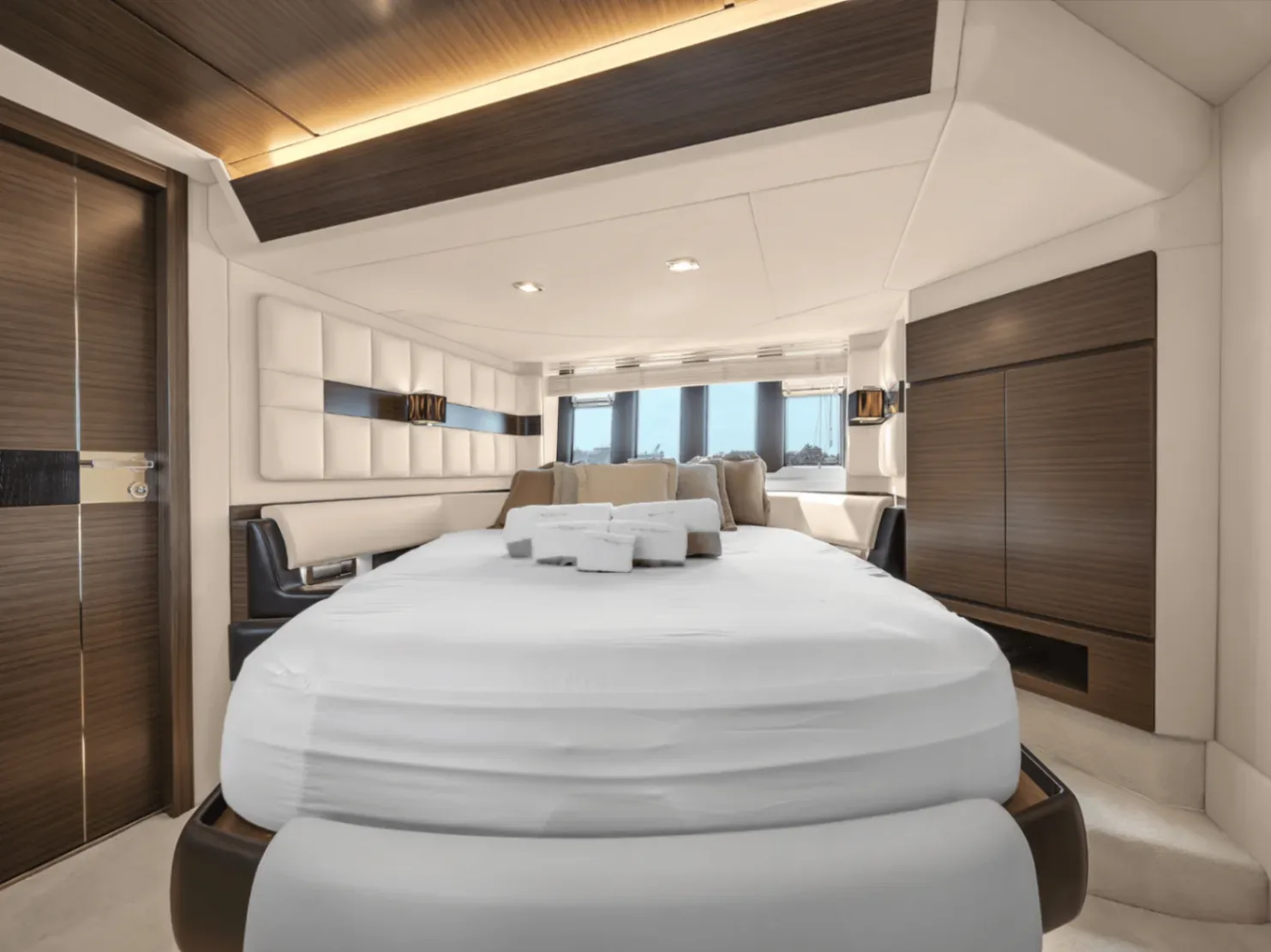 Azimut Fly 64 FT - Photo 10