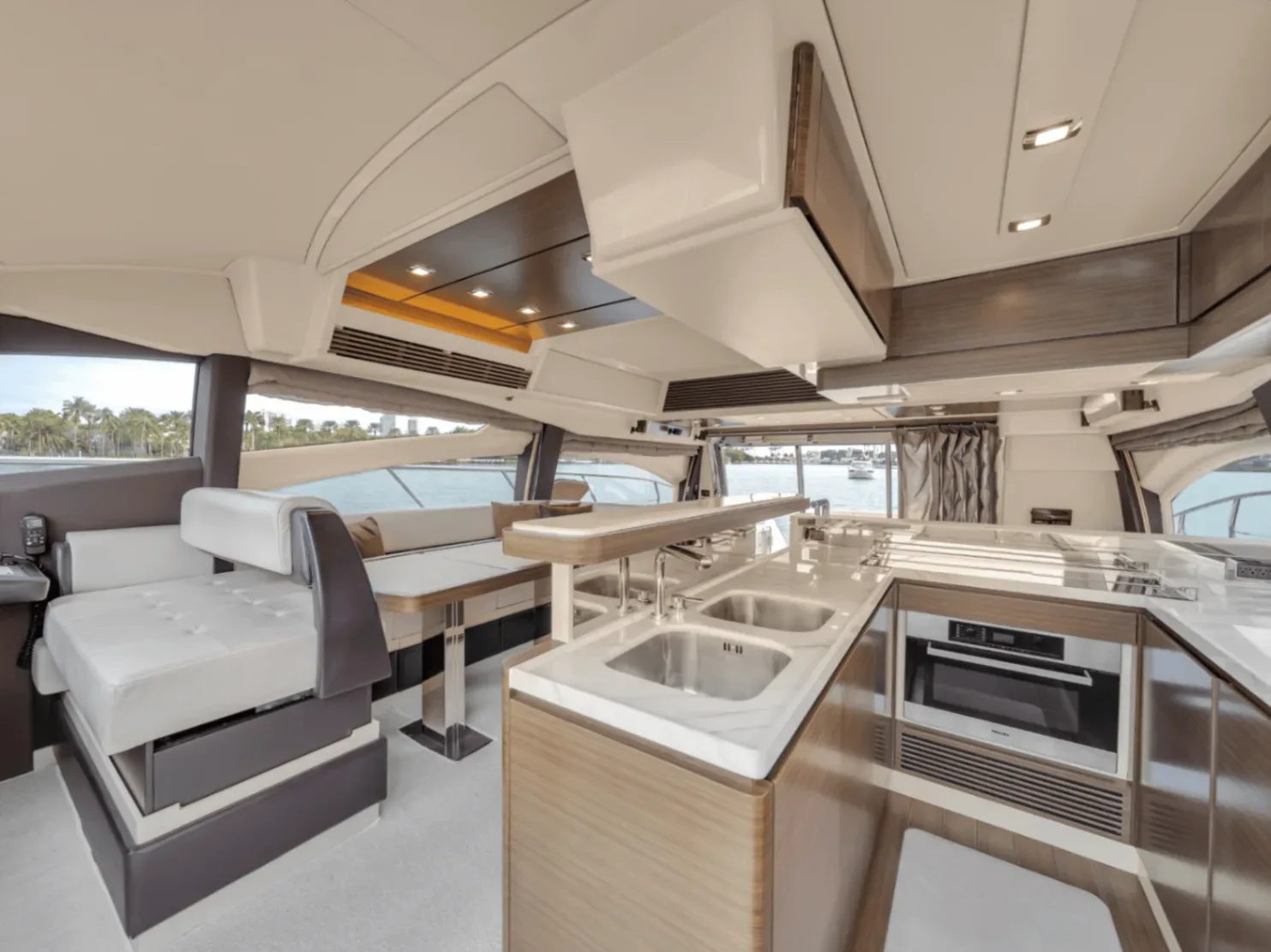 Azimut Fly 64 FT - Photo 8
