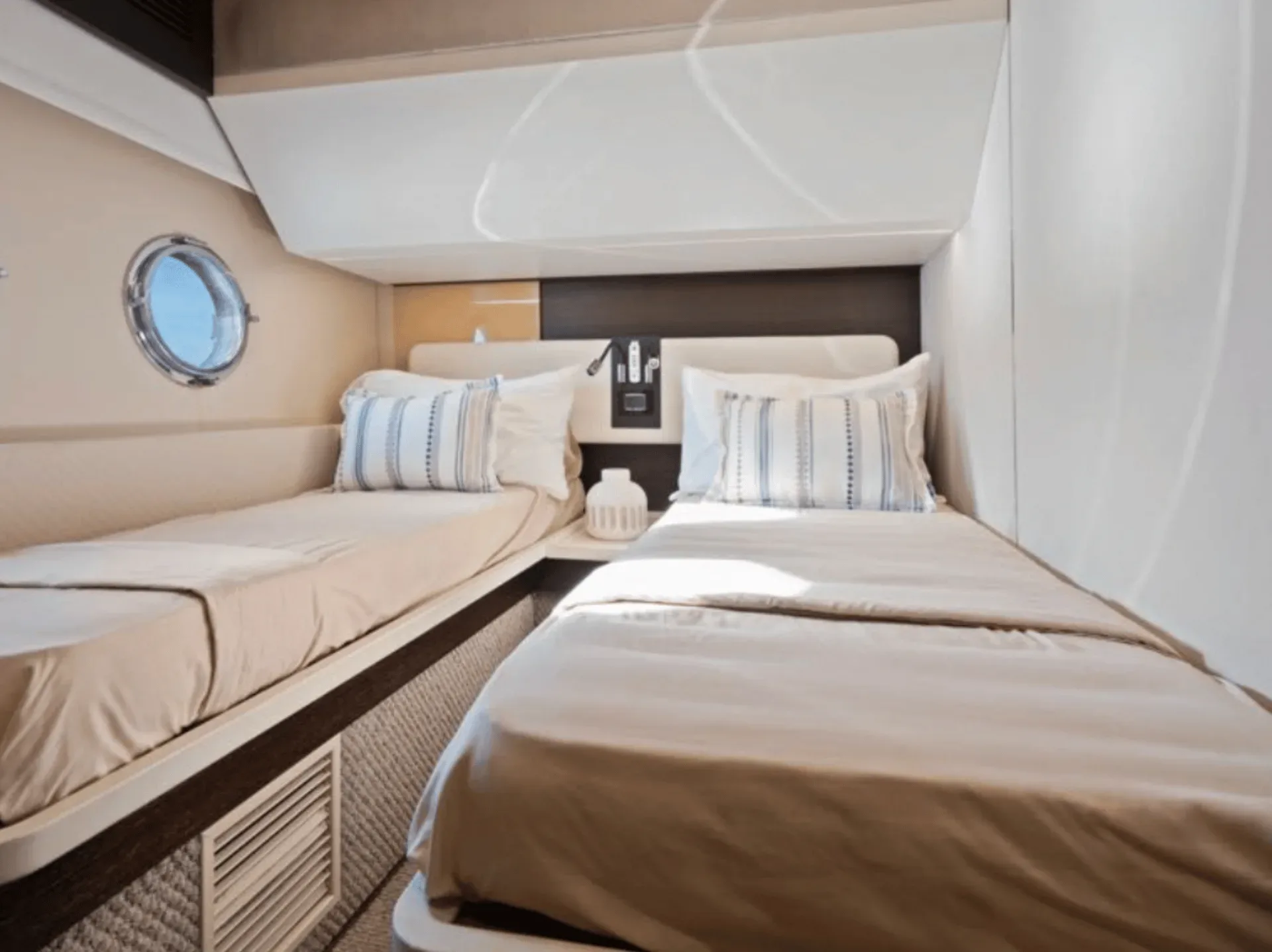 Azimut Fly 70 FT - Photo 12