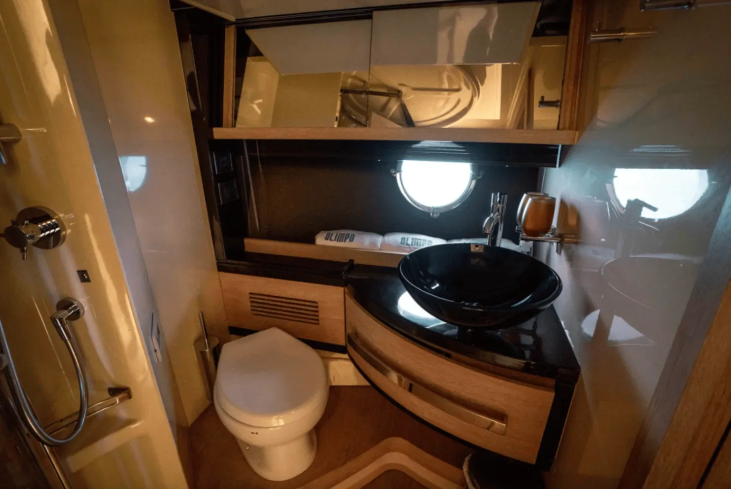 Azimut Flybridge 64 FT - Photo 10
