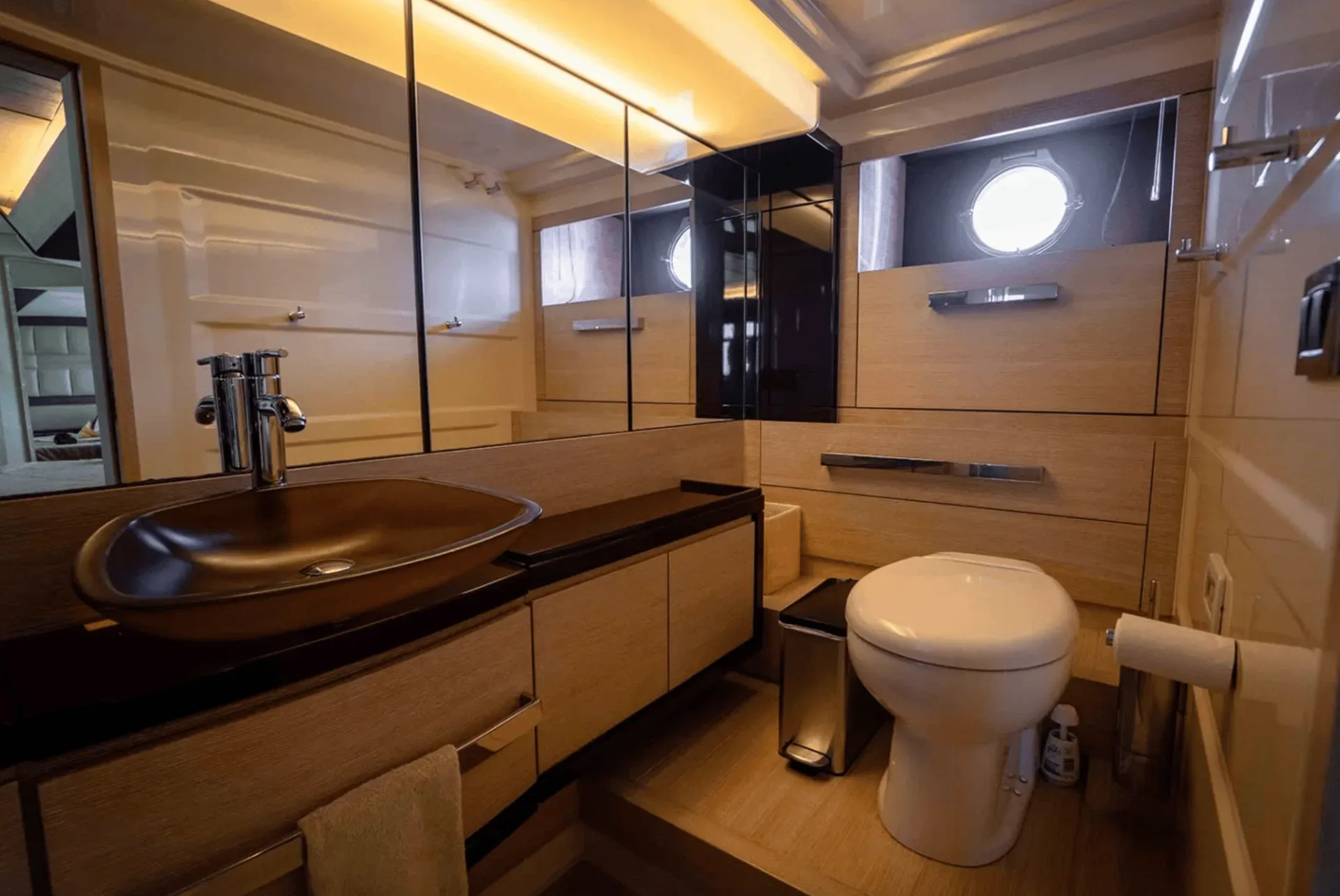 Azimut Flybridge 64 FT - Photo 12