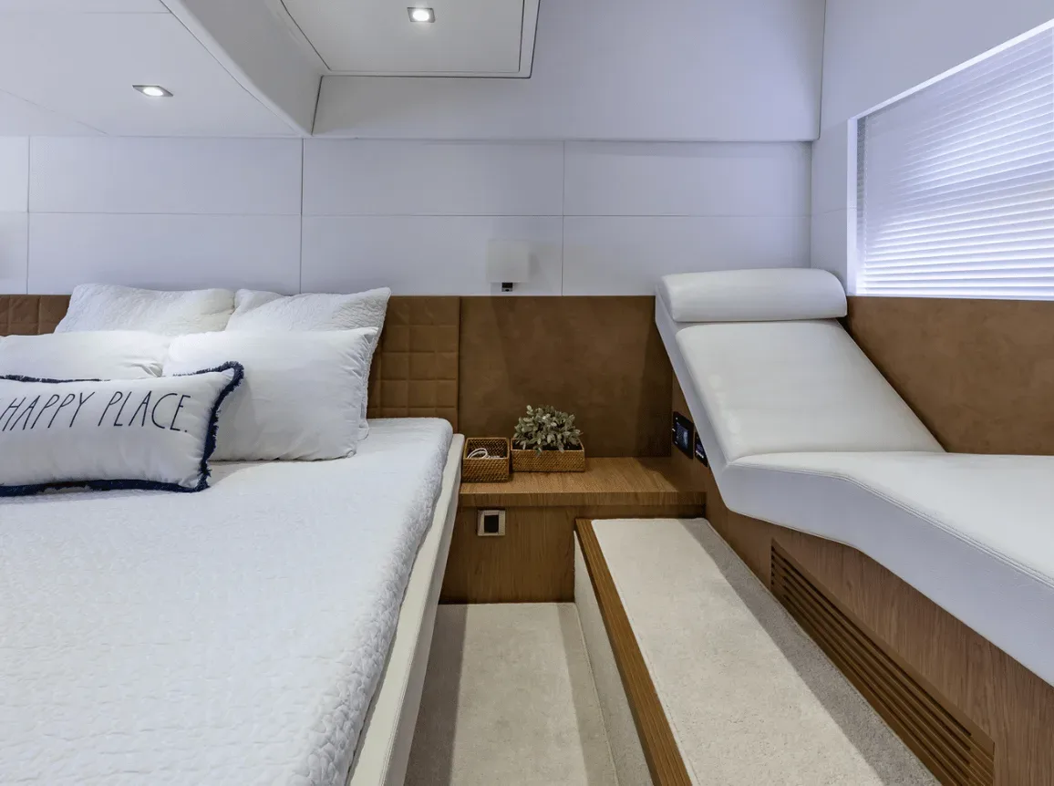 Beneteau Fly 52 FT - Photo 9