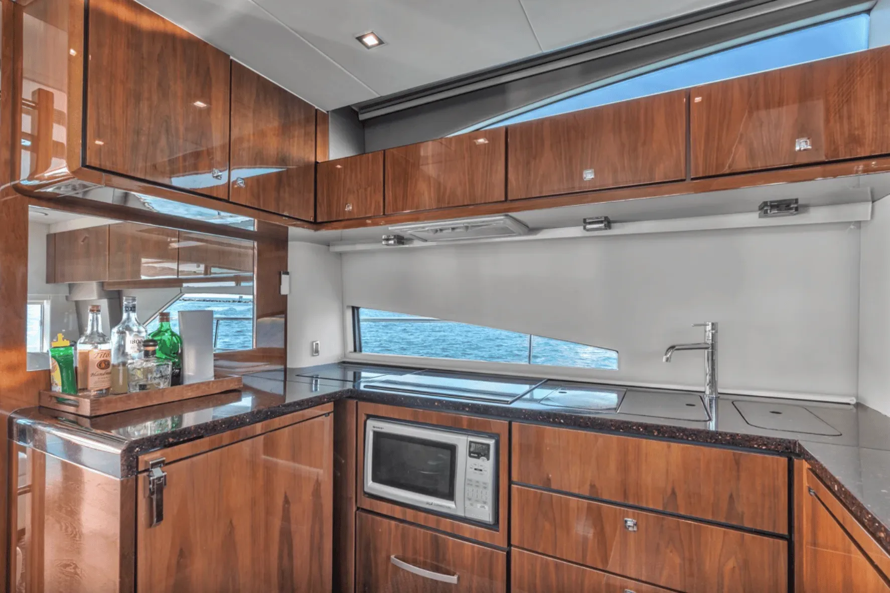 Fairline Squadron 70 FT - Photo 13