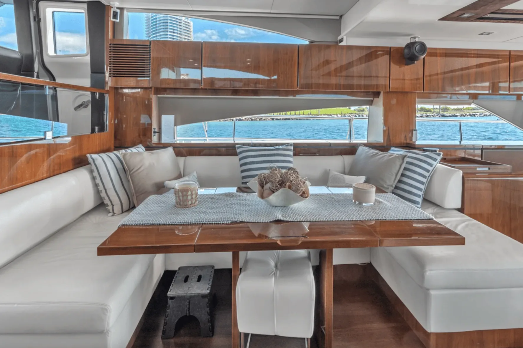 Fairline Squadron 70 FT - Photo 14