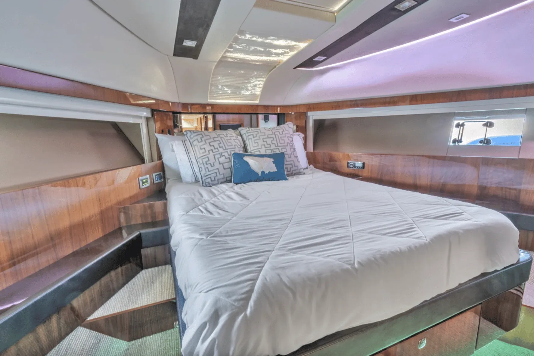 Fairline Squadron 70 FT - Photo 16