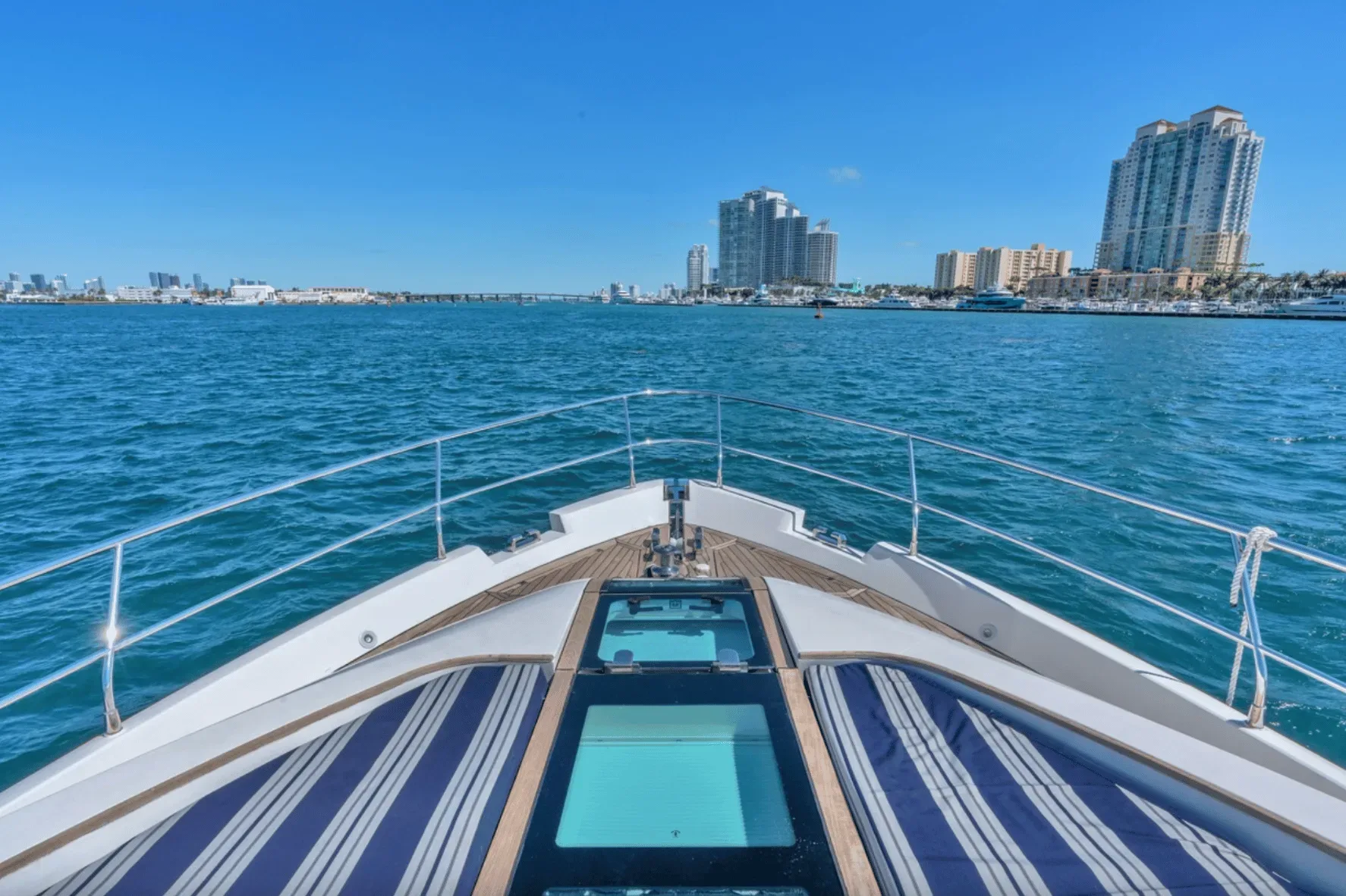 Fairline Squadron 70 FT - Photo 6