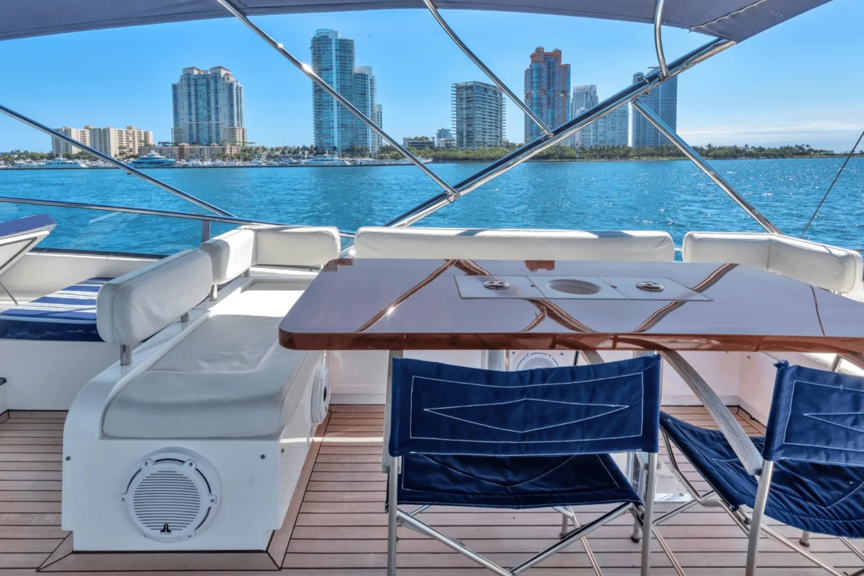 Fairline Squadron 70 FT - Photo 9