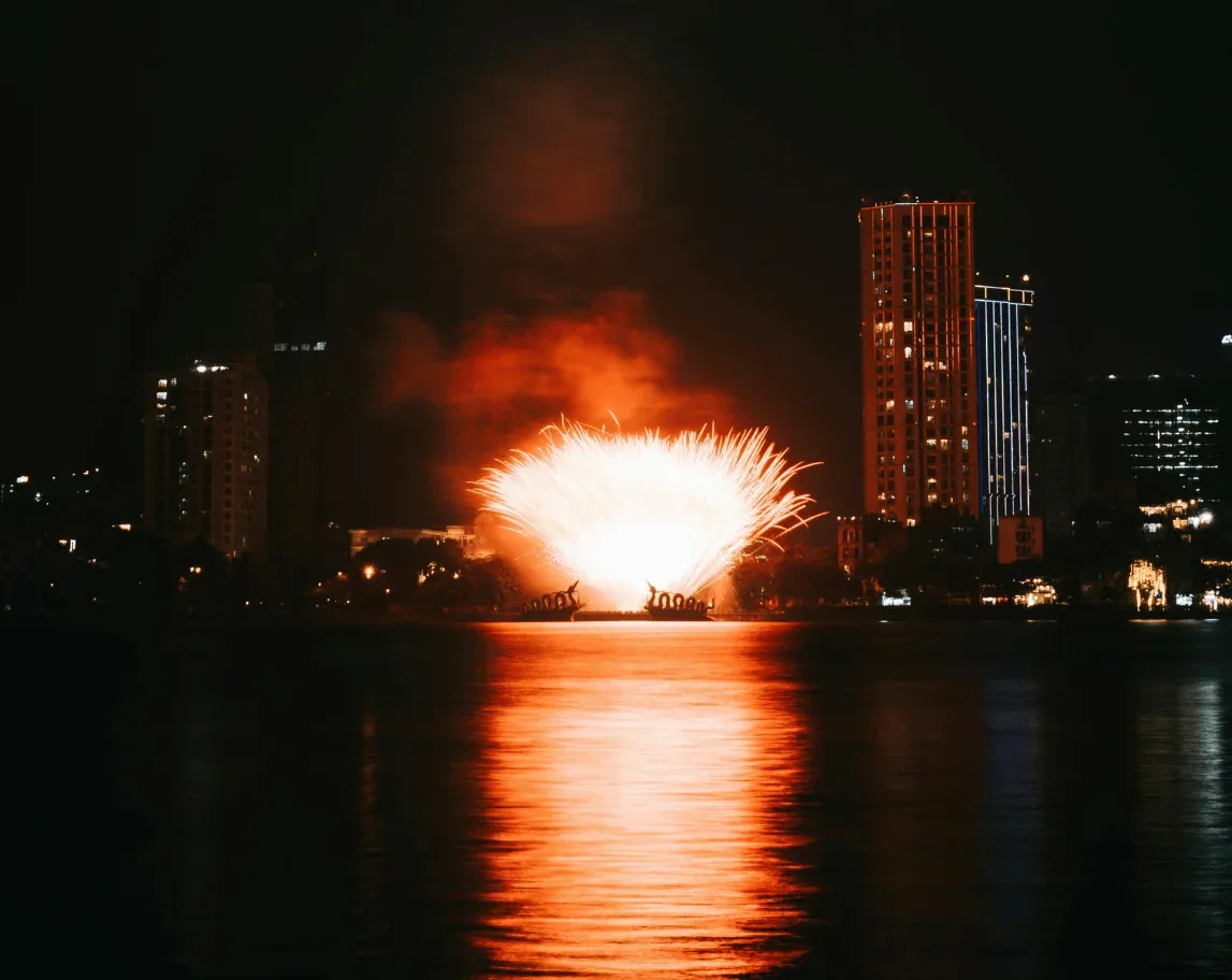 New Year's Eve dinner cruise Miami yacht private chef on Biscayne Bay
