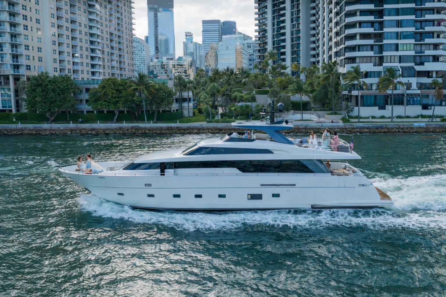 Private boat rental Miami Biscayne Bay - Crown Yachts Miami fleet