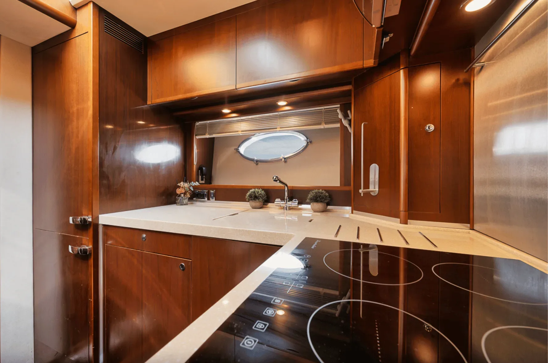 Princess Flybridge 50 FT - Photo 13