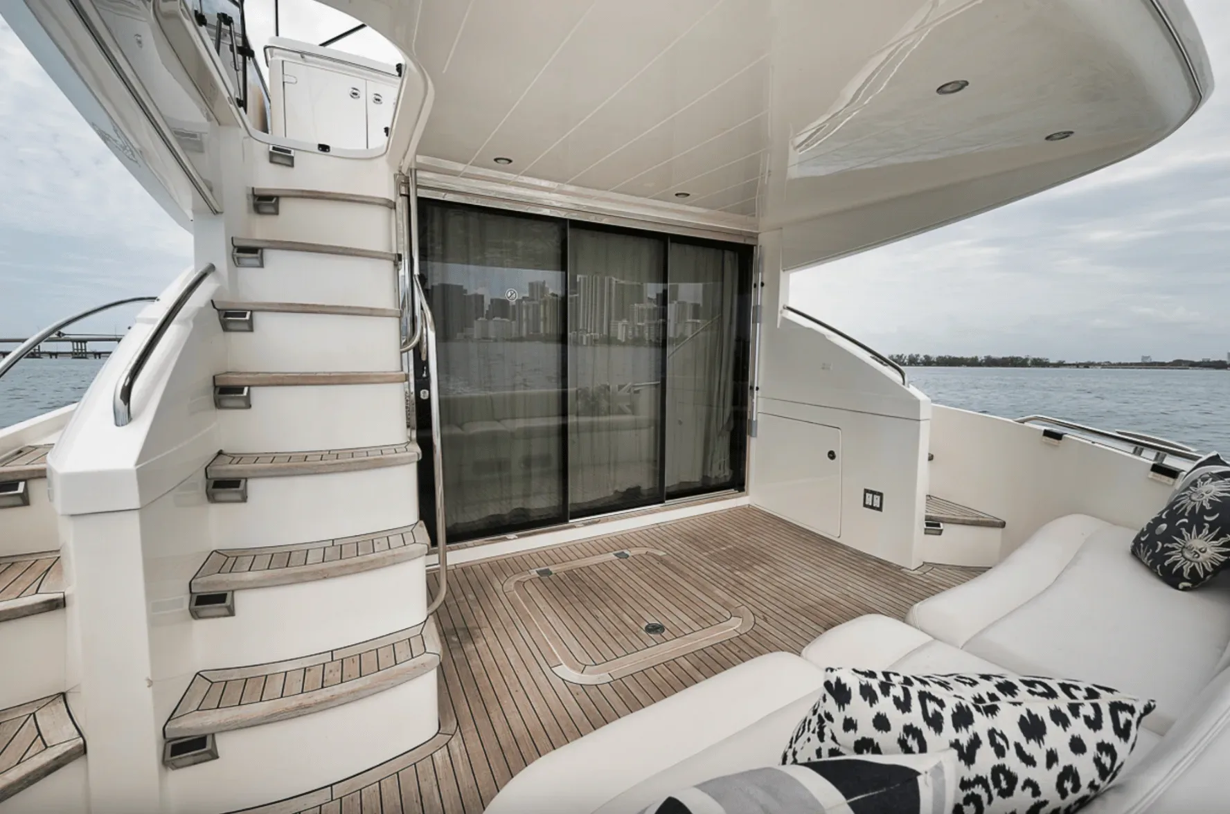 Princess Flybridge 50 FT - Photo 16