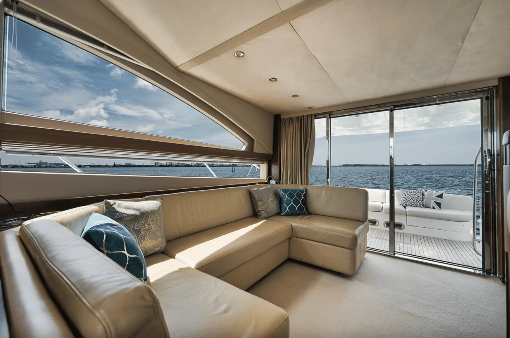 Princess Flybridge 50 FT - Photo 8