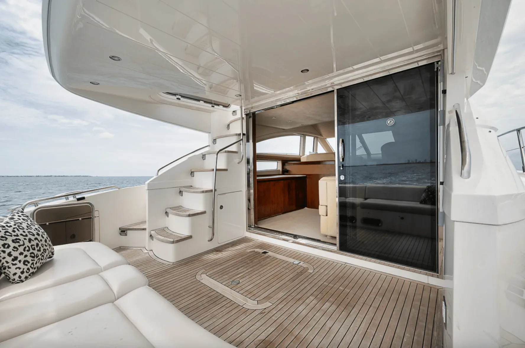 Princess Flybridge 50 FT - Photo 9