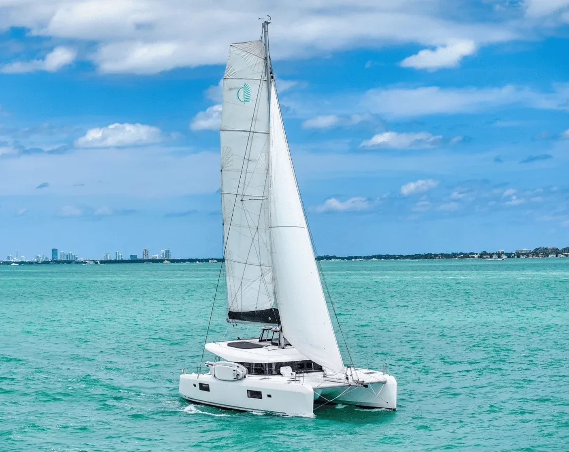 Private sailing charter on Biscayne Bay Miami