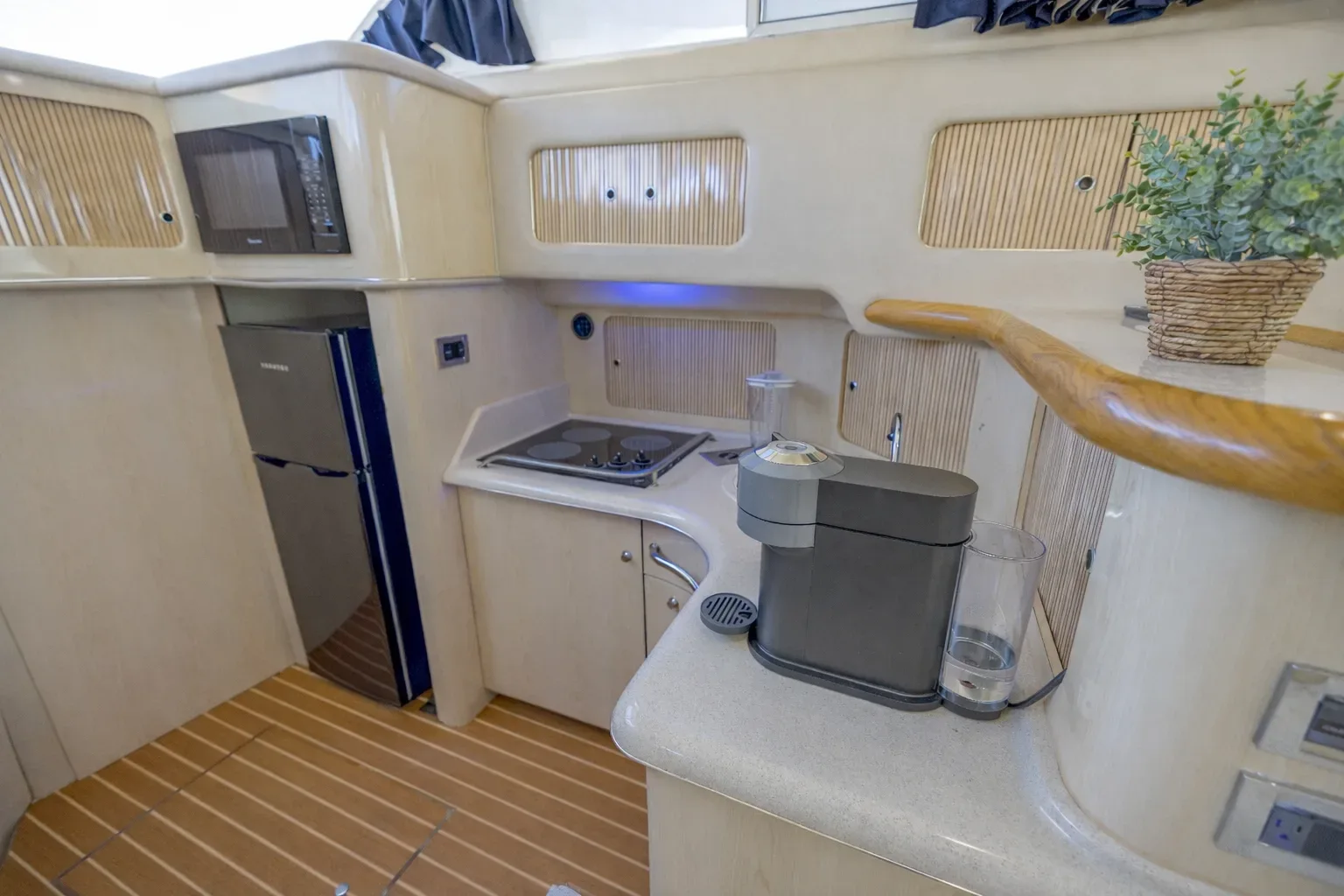 Sea Ray 45 FT - Photo 8