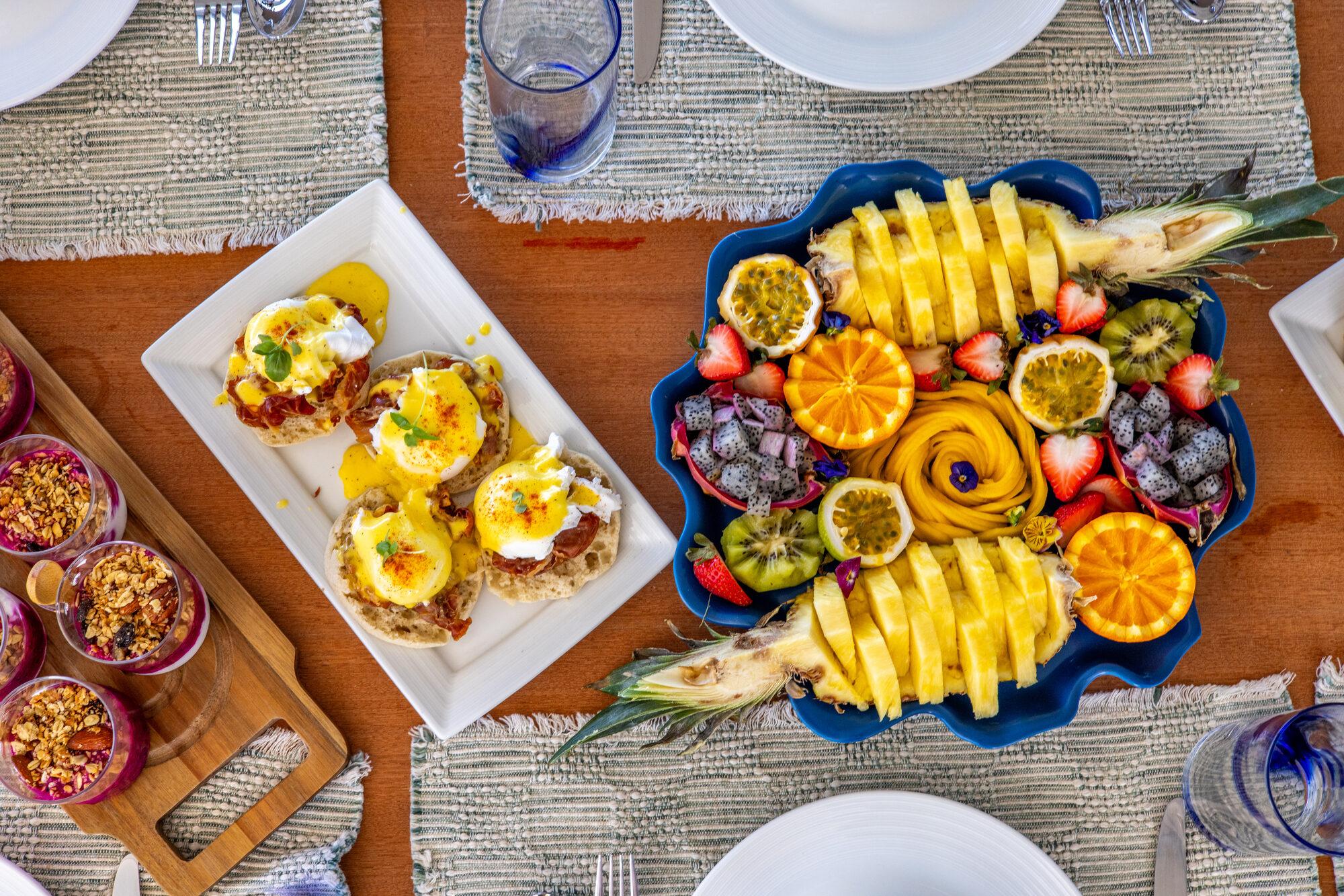 Private chef sunrise breakfast on a Miami yacht charter