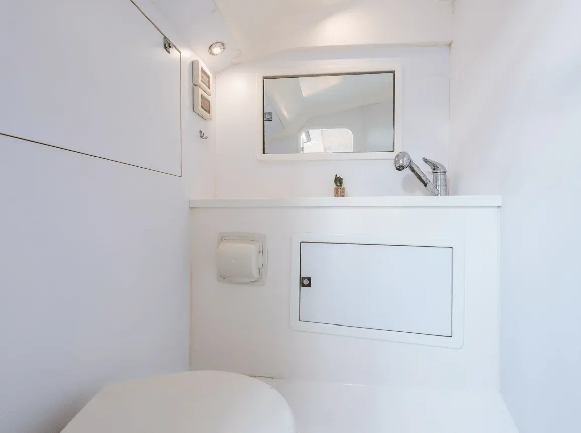 VanDutch 40 FT - Photo 15