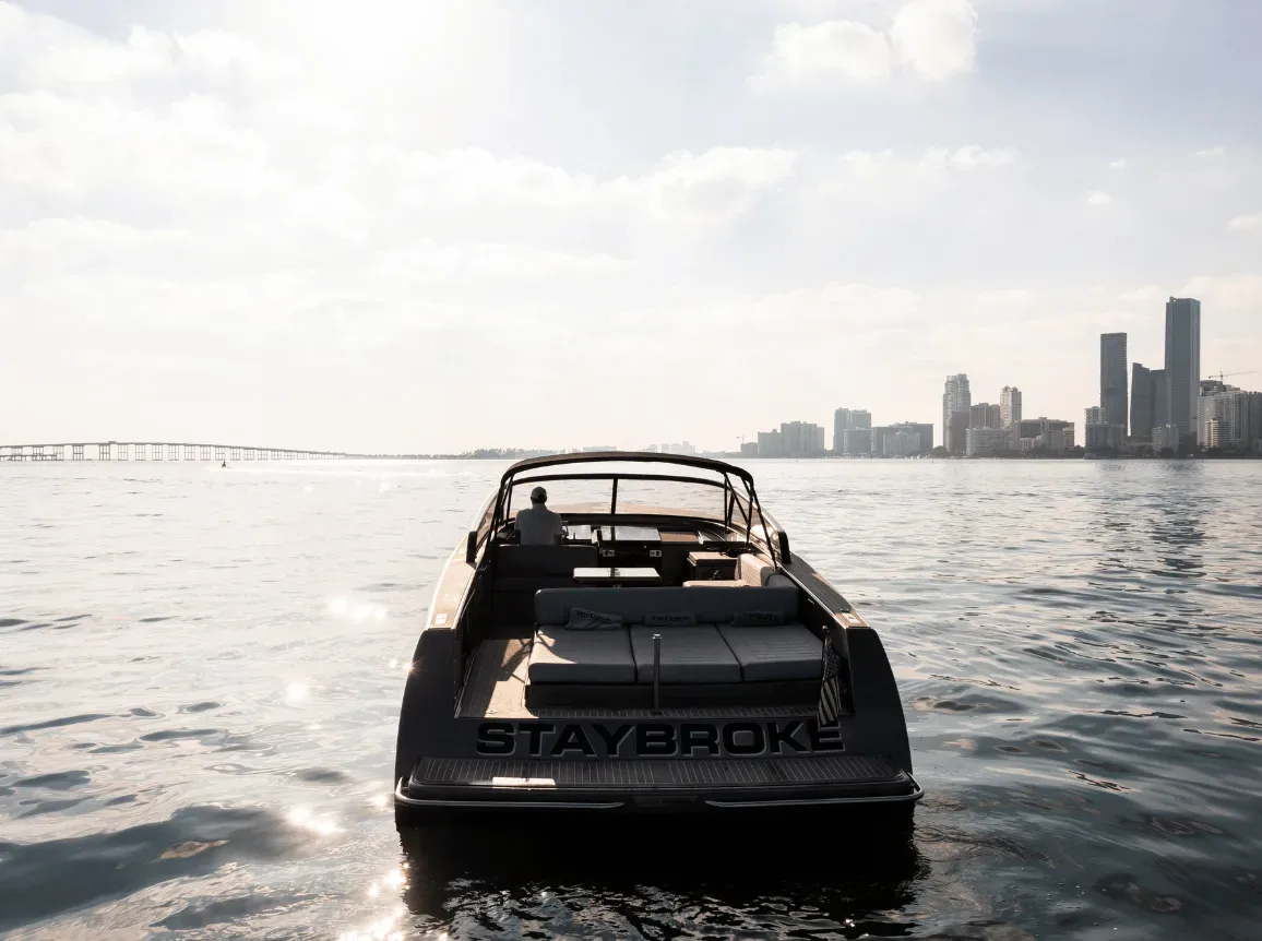 VanDutch 40 FT - Photo 3