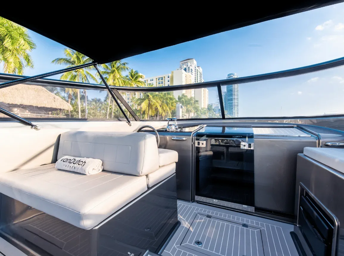 VanDutch 40 FT - Photo 9