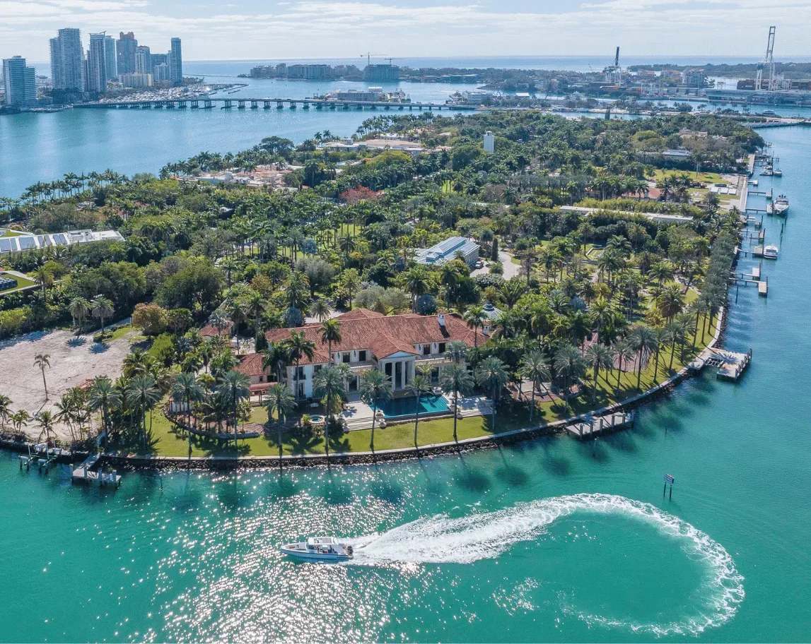 Private yacht tour Miami at golden hour Biscayne Bay sightseeing cruise